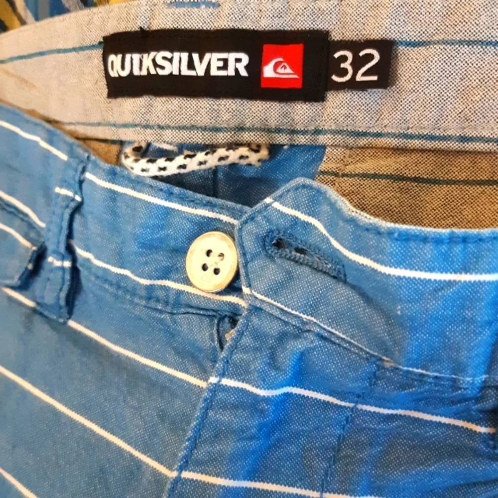 Mens Shorts QUIKSILVER Causal Waist Size 32 b17 Denim Blue White Striped